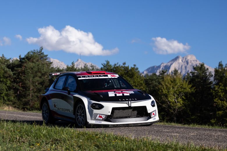 LANCIA YPSILON INTEGRALE RALLY 2