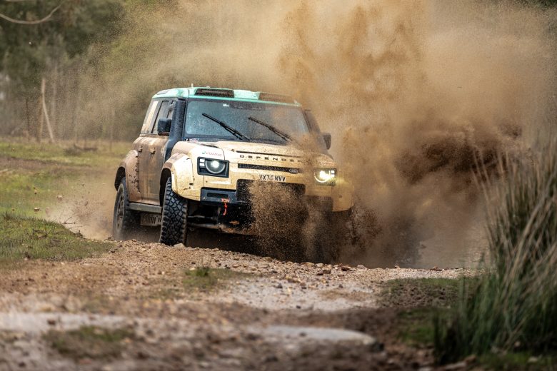DEFENDER_RALLY_PORTUGAL_ROKAS_BACIUSKA_502_STAGE2__CREDIT_SimonBauchau_ALLterrain_1