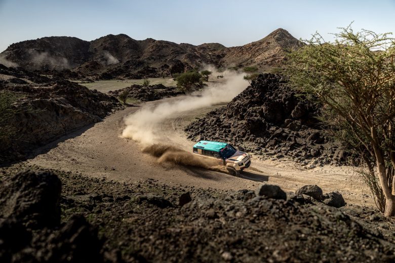 DEFENDER_RALLY_SARA_PRICE_504_030126 (1)