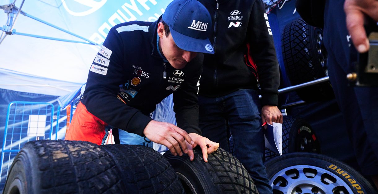 WRC drivers' verdict on tire exchange zone