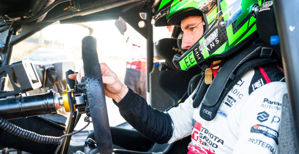 Ельфін Еванс розпочав підготовку до захисту титулу WRC на тестах Toyota 2027 року